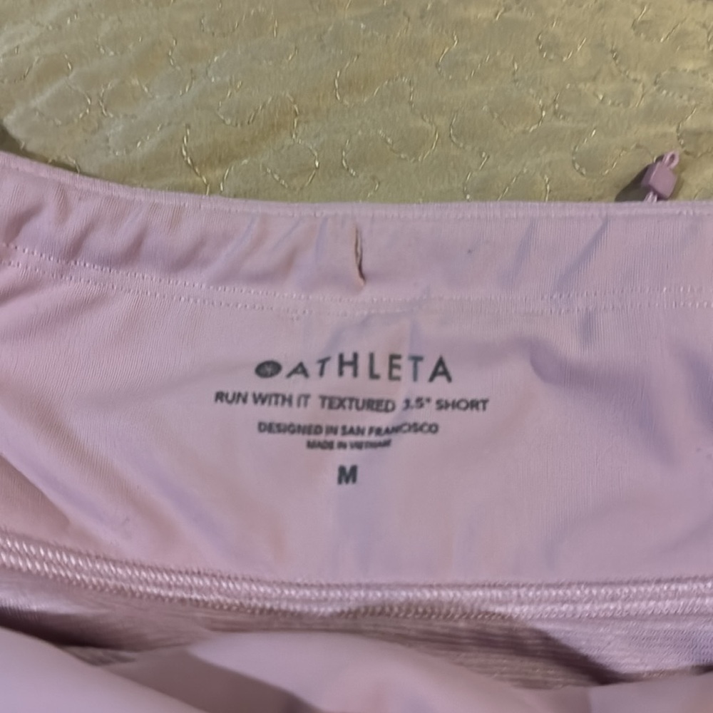 Athleta "Run with It" Textured 3.5" Pink Shorts - Picture 8 of 8